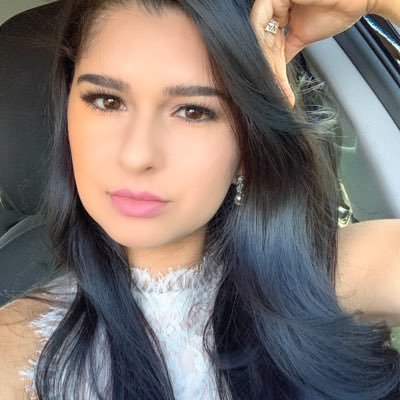 Profile Picture of Victoria González (@vikaloren) on Twitter