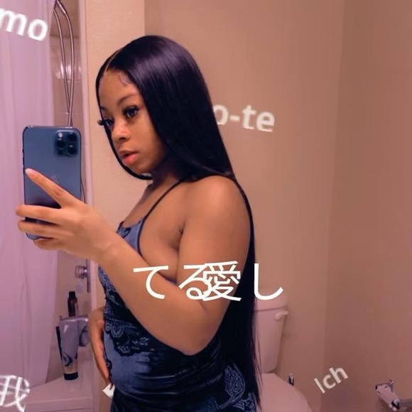 Profile Picture of Christiney Carruthers (@christineyc1) on Poshmark