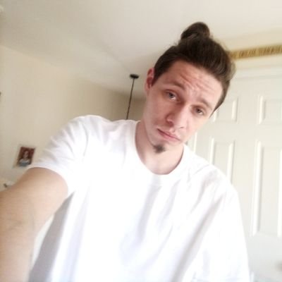 Profile Picture of Dustin Howland (@DustinHowland2) on Twitter