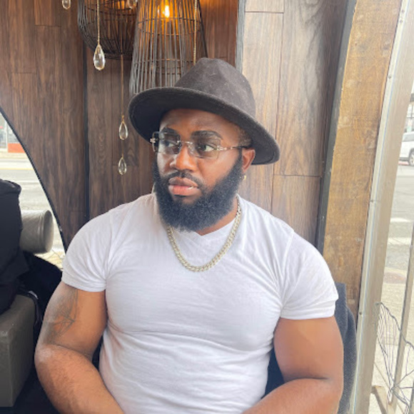 Profile Picture of Victor smart King (@victorking812) on Poshmark