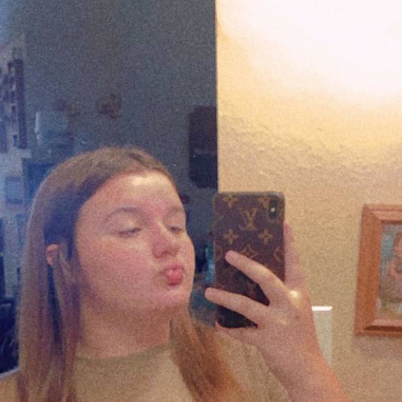 Profile Picture of Hannah Collard (@hmc0716) on Poshmark