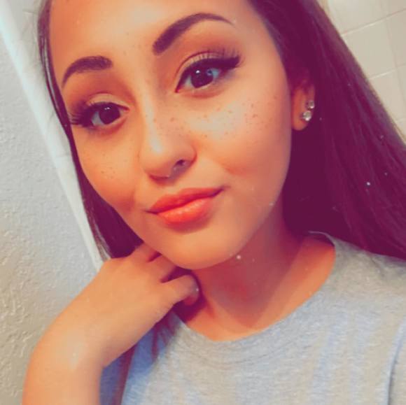 Profile Picture of Christina Cheney (@christinac01995) on Poshmark