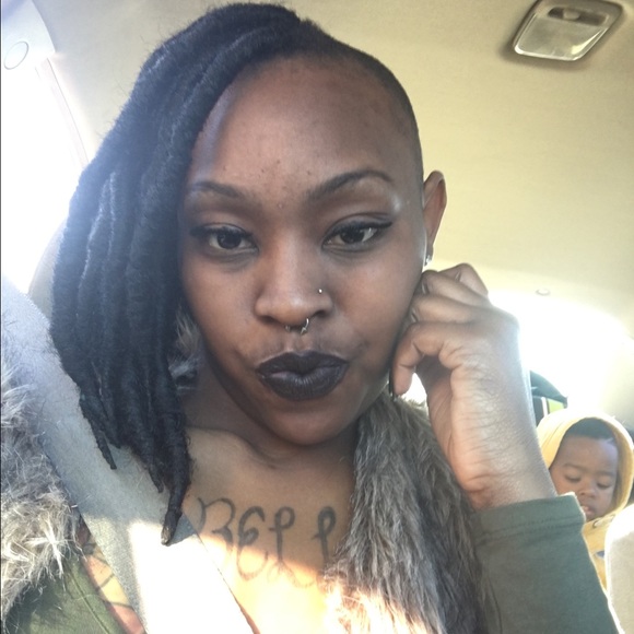 Profile Picture of Marsha Edmondson (@marshapooh23) on Poshmark