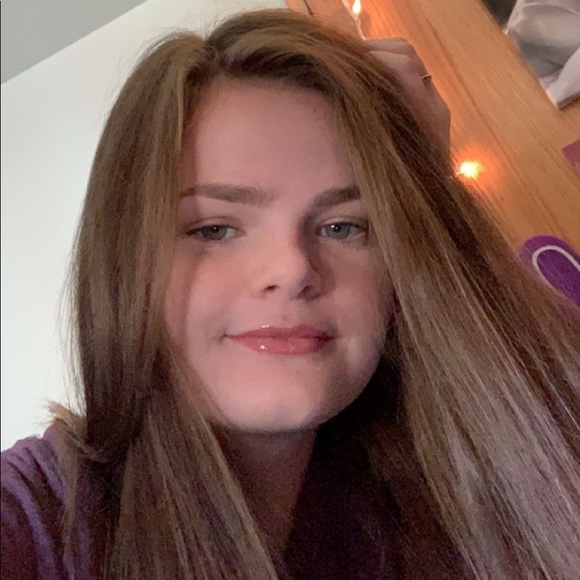 Profile Picture of Jenna Cary (@jenna_cary) on Poshmark