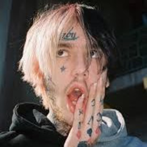 Profile Picture of Alivia Thompson (@aliviathompson2) on Poshmark