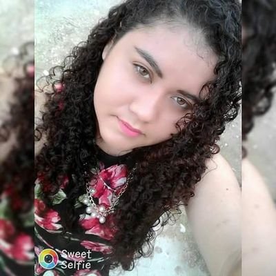 Profile Picture of Nayeli Perez (@NayeliPerez00) on Twitter