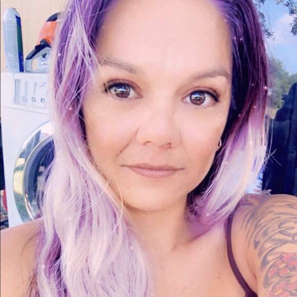 Profile Picture of Jennifer Murphy (@jennymurphy68) on Poshmark