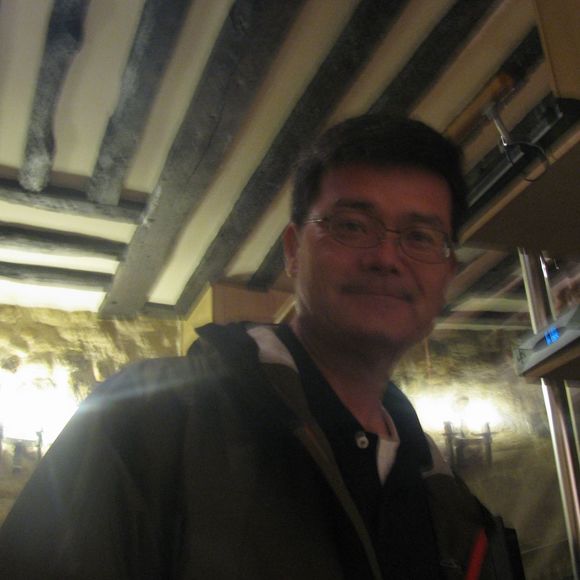 Profile Picture of Dennis Lauver (@denlau) on Poshmark