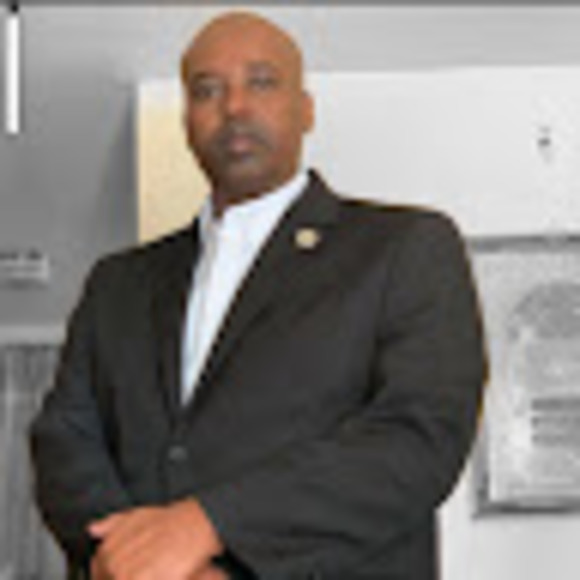 Profile Picture of Bouraleh Bouraleh (@bouraleh_b) on Poshmark