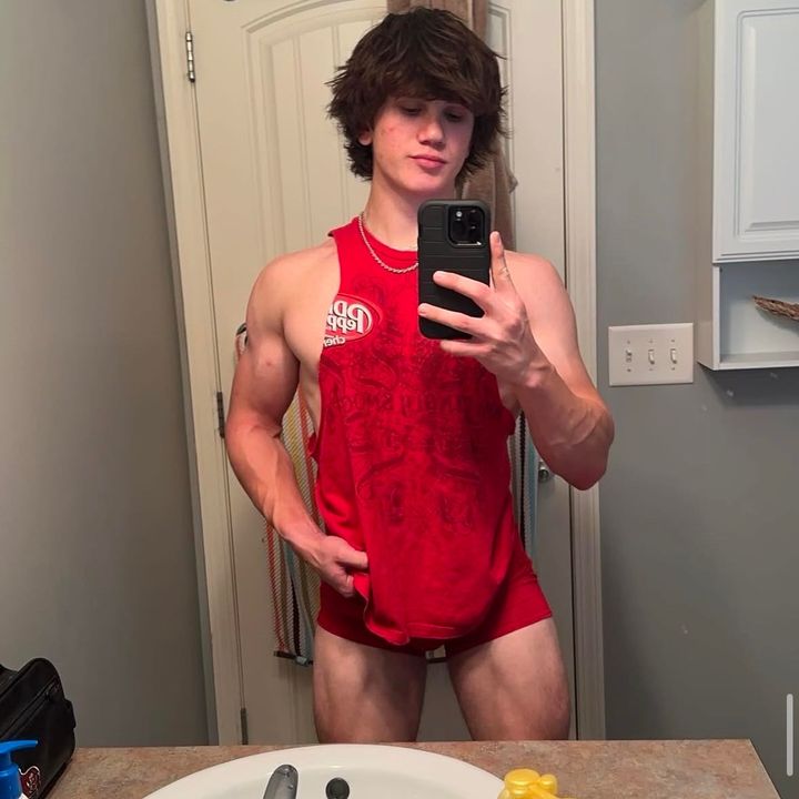 Profile Picture of DYLAN (@dylanschneiderr) on Tiktok