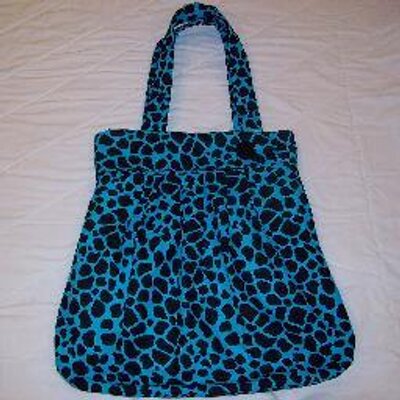 Profile Picture of Amanda Burkholder (@SewCuteBags) on Twitter