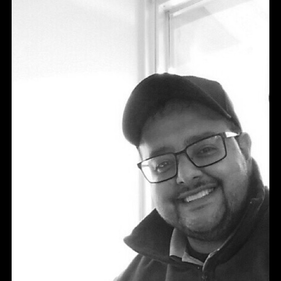 Profile Picture of Hans Niknejad (@richmansouth1) on Poshmark