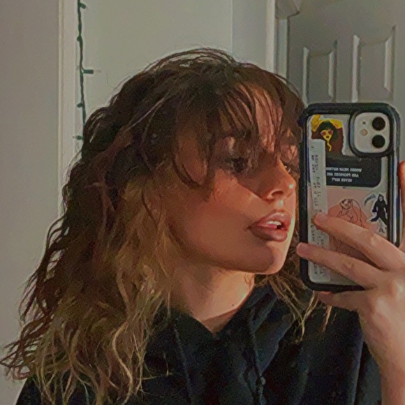 Profile Picture of Jaude Deporter (@jayde_deporter) on Poshmark