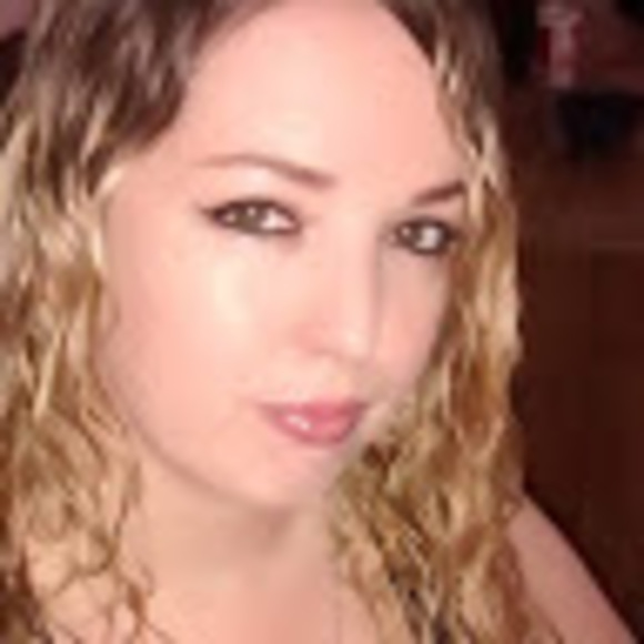 Profile Picture of Tina Goforth (@tinagoforth484) on Poshmark