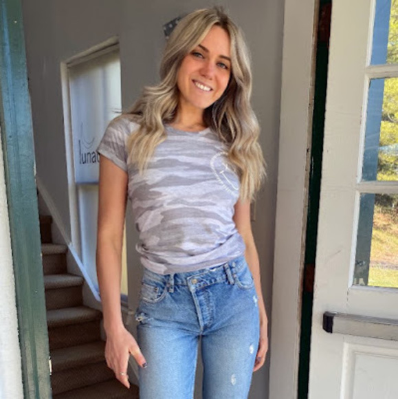 Profile Picture of Jordyn Yanishevsky (@jyanishevsky) on Poshmark