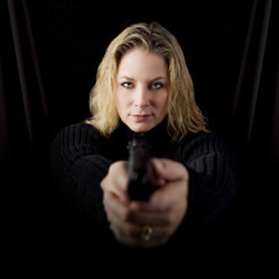 Profile Picture of Lori Armstrong (@LoriGArmstrong) on Twitter