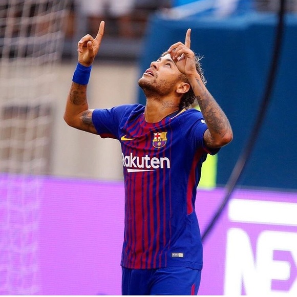 Profile Picture of Dave Martinez (@naydave) on Poshmark