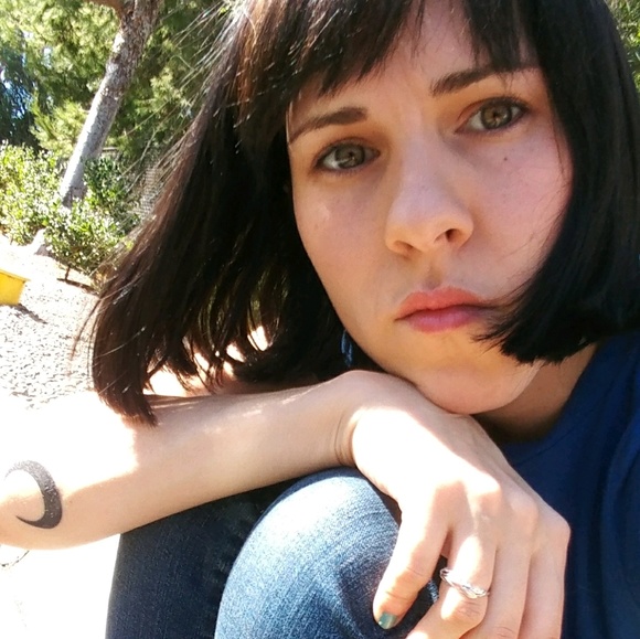 Profile Picture of Amanda Mergens (@arachnamanda) on Poshmark