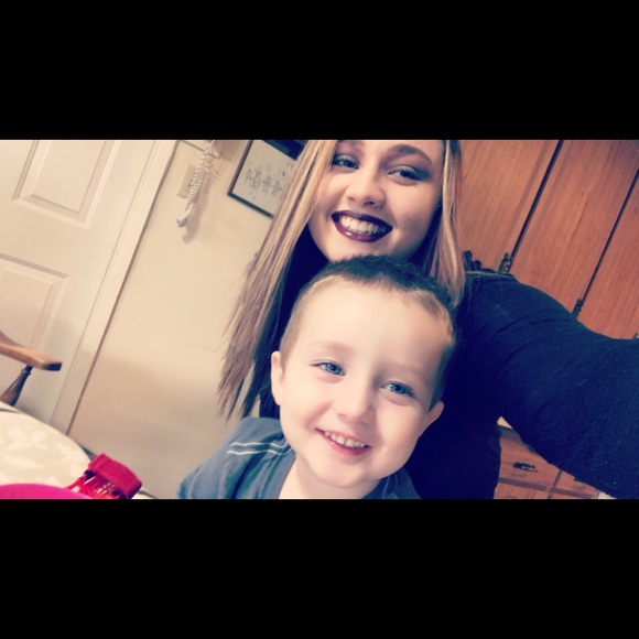 Profile Picture of Heather Bicksler (@heatherbicksler) on Poshmark