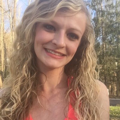 Profile Picture of Desirae Thompson (@Helloitsdesirae) on Twitter