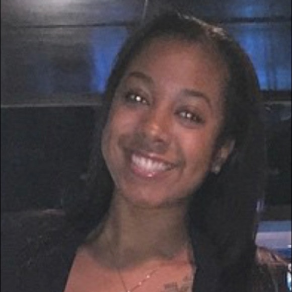 Profile Picture of Brianna Vanleer (@bvanleer8) on Poshmark