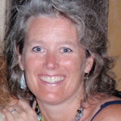 Profile Picture of Lisa Coash (@ecoash) on Twitter