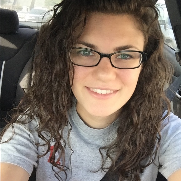 Profile Picture of Lexxie Blase (@lblase13) on Poshmark