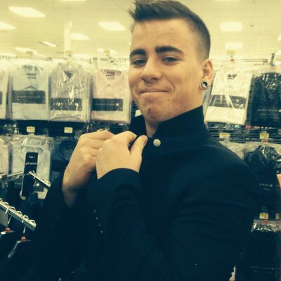 Profile Picture of Darcy Conrad Brooks (@Darcy_dino22) on Twitter