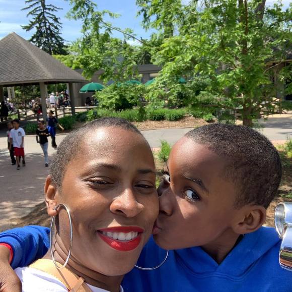 Profile Picture of Esha Esha (@msniesha0118) on Poshmark