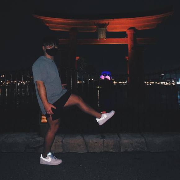 Profile Picture of Ian Sullivan (@iansullivan) on Poshmark