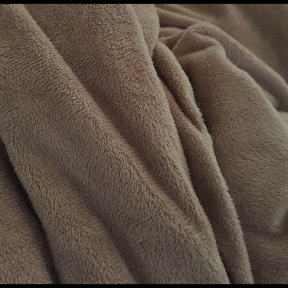 Profile Picture of Felix Mitchekl (@sixfrm700) on Poshmark