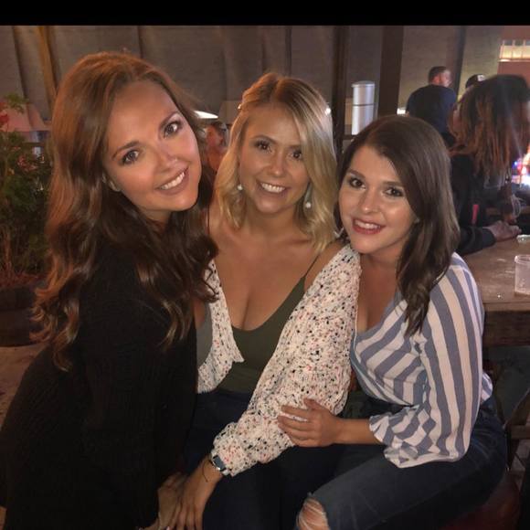 Profile Picture of Alex Flynn (@alexandra_flynn) on Poshmark