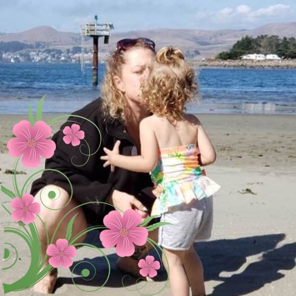 Profile Picture of Kellie Deweert (@kellieheather) on Poshmark