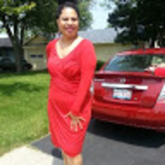 Profile Picture of Angela Wright (@yellowgirl56) on Poshmark