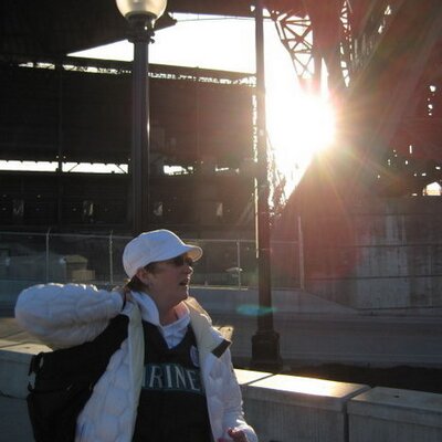 Profile Picture of Janice Barrett (@jgrrl0615) on Twitter