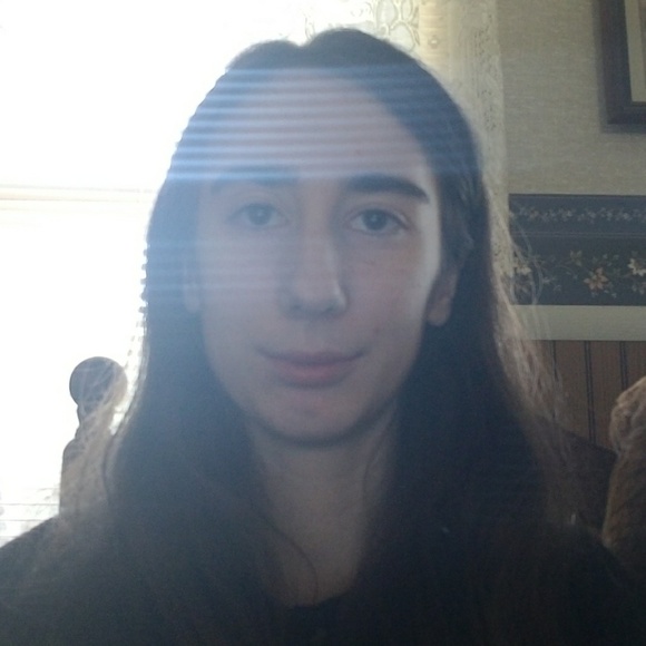 Profile Picture of Alexis Bloomfield (@bloomfielda) on Poshmark