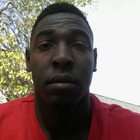 Profile Picture of Sedrick Wilson (@tjshine) on Poshmark