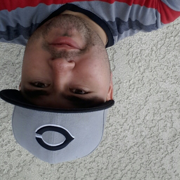 Profile Picture of Alex Veliz (@alexveliz) on Poshmark