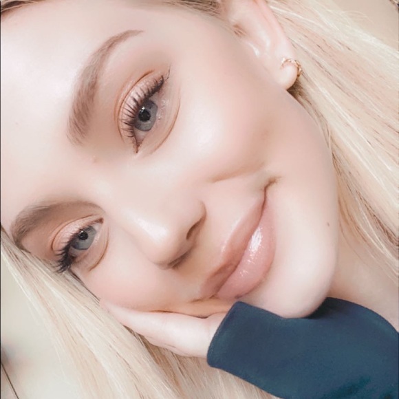 Profile Picture of Sammy Bobula (@sammybobula) on Poshmark