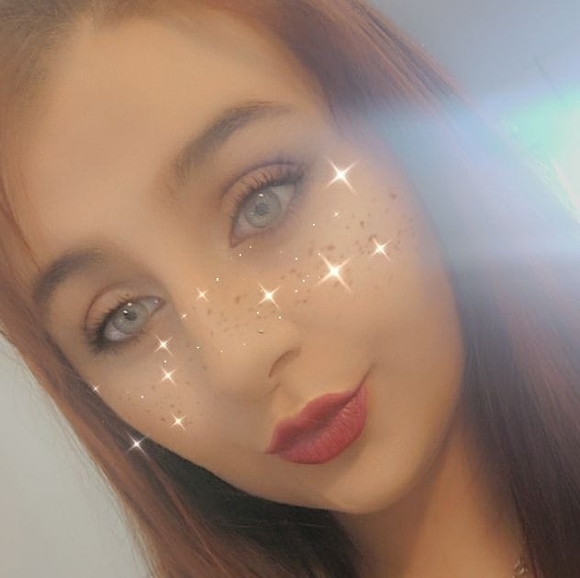 Profile Picture of Madison Larsen (@madisonlarsen99) on Poshmark