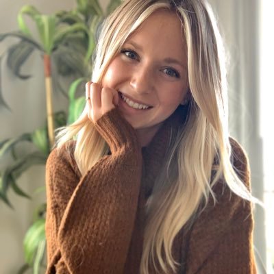 Profile Picture of Emily Bowen (@EmilyyBowen) on Twitter