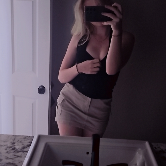 Profile Picture of Andrea Stanislawski (@andreastan1218) on Poshmark