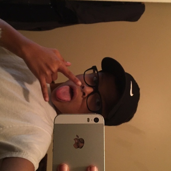 Profile Picture of Carleto Dunson (@thekingking) on Poshmark