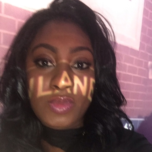 Profile Picture of Carla Campbell (@cmc1908) on Poshmark