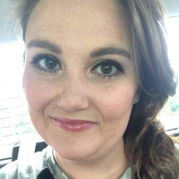 Profile Picture of Manda Fallot (@mprus17) on Poshmark