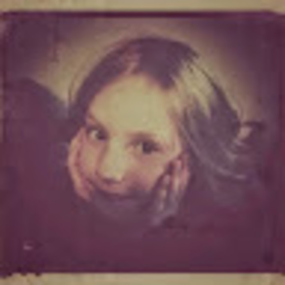 Profile Picture of Cherie Freismuth (@cheriefreismuth) on Poshmark