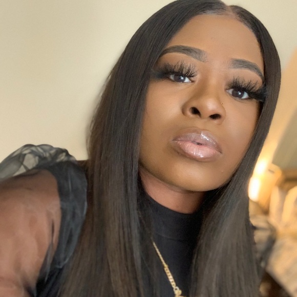 Profile Picture of Cassandra Laguerre (@cassandral333) on Poshmark
