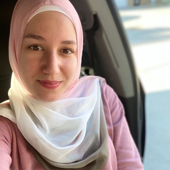 Profile Picture of Manal Barakat (@manalbarakat) on Poshmark