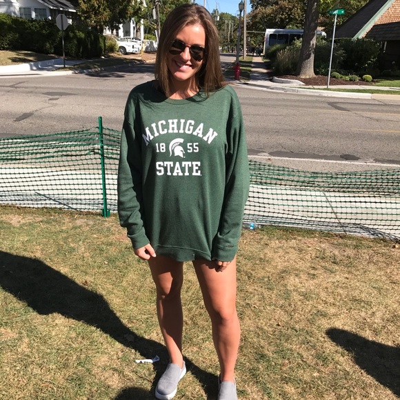 Profile Picture of Abby Gluchowski (@abbygluchowski) on Poshmark