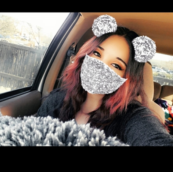 Profile Picture of Ryanna Arroyos (@ryy9) on Poshmark